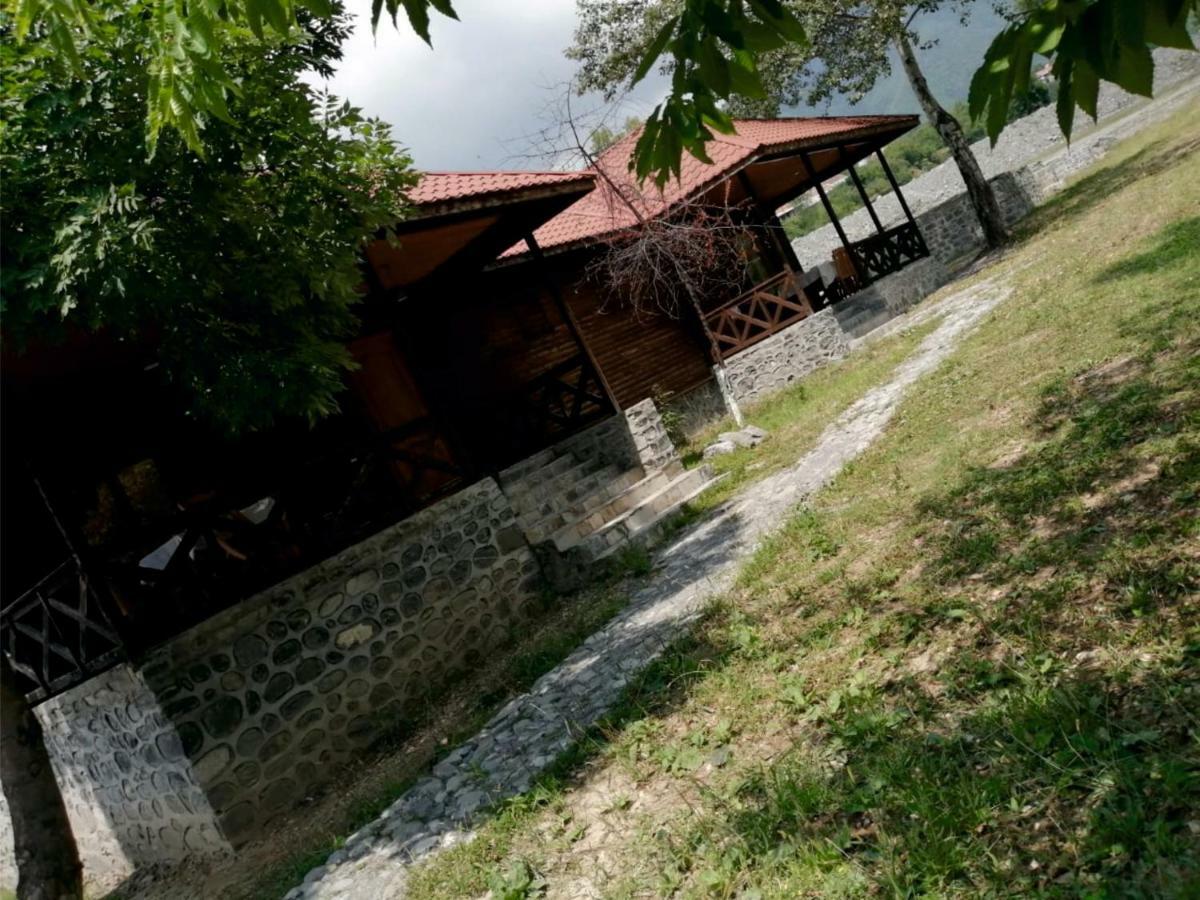 Kish Adasi Şǝki Kültér fotó